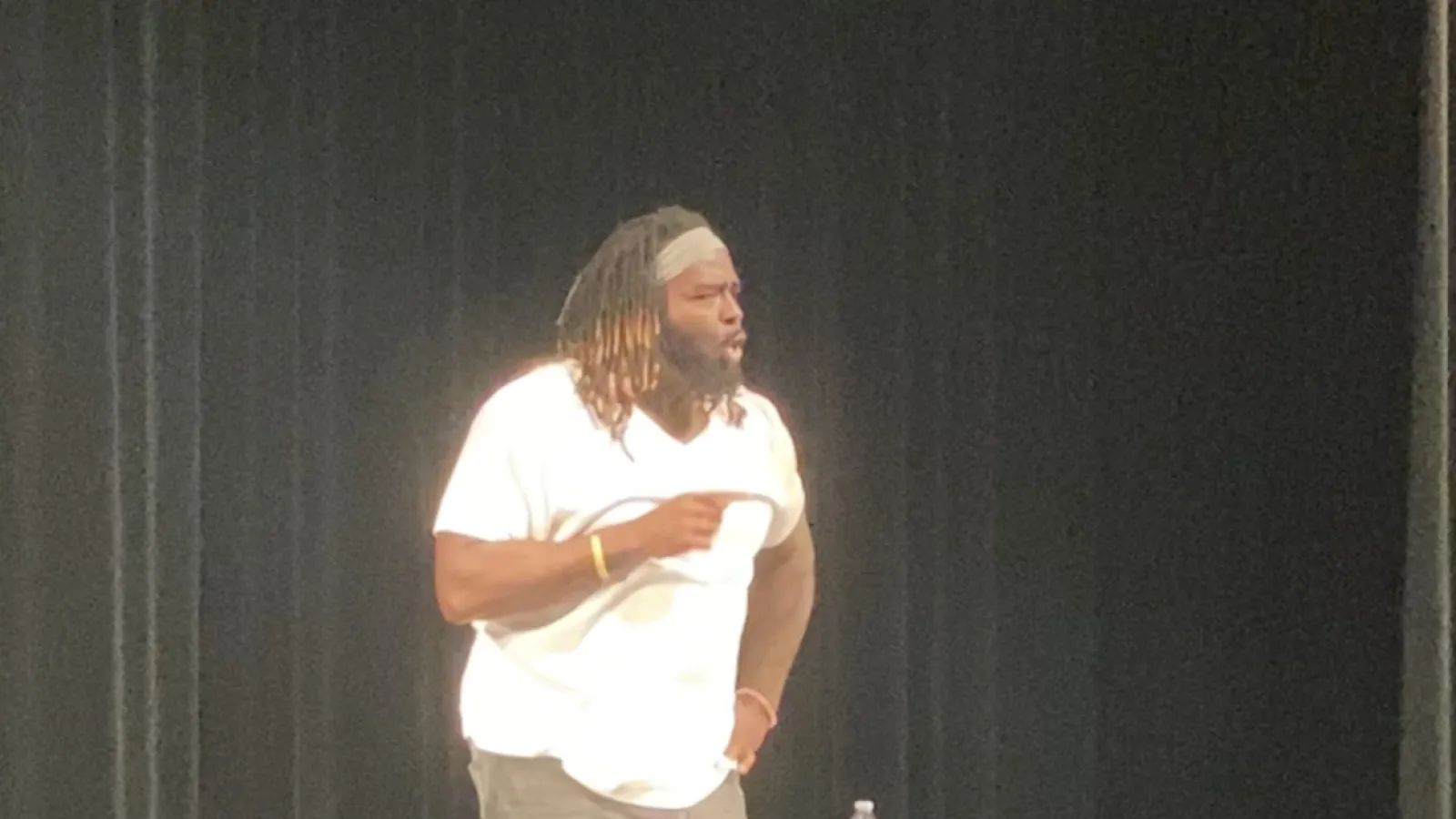 Harold Foxx performs at Newark campus